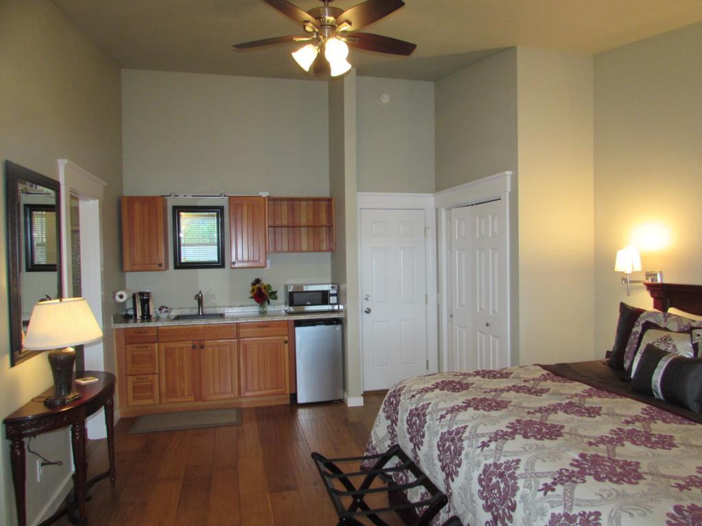 Friday Harbor Grand Bed & Breakfast エクステリア 写真